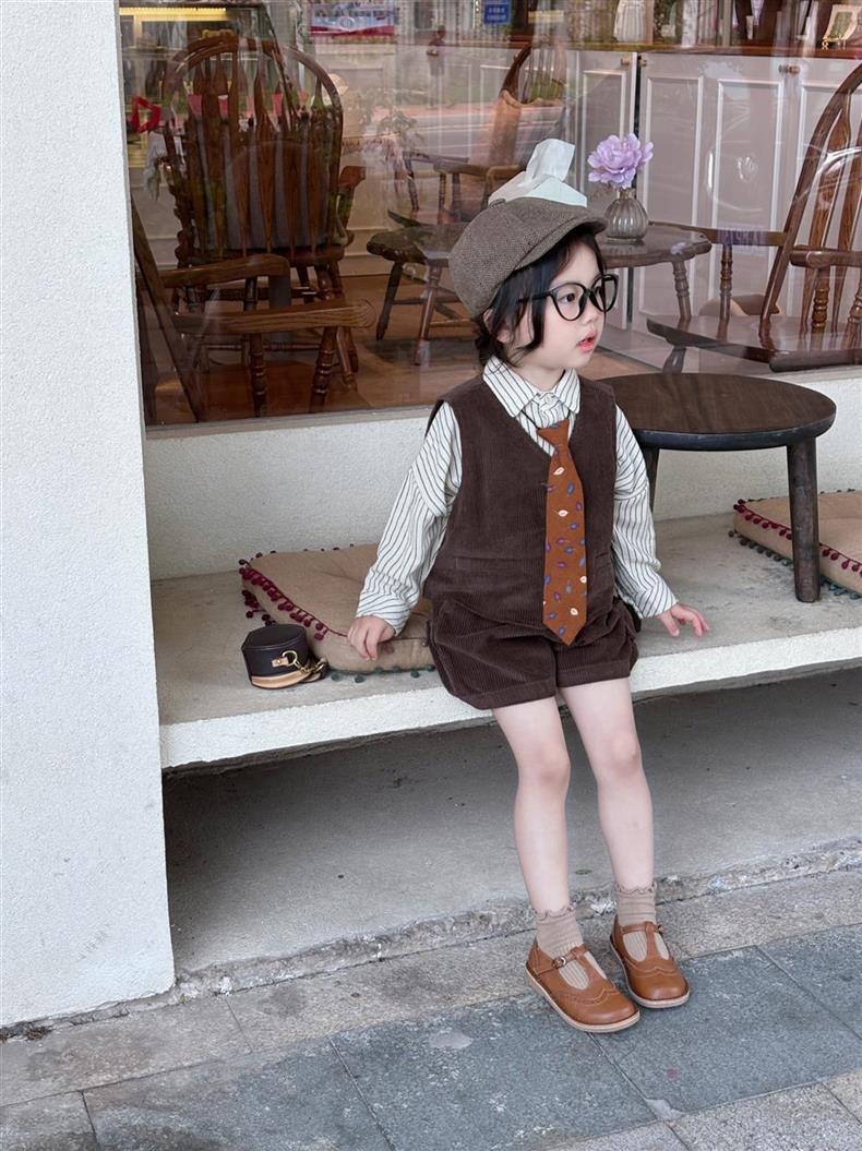 Baby's Autumn Mori Sisters suit Boys' and Girls' Korean-style Good-looking Corduroy Vest Shorts Two-piece Set
