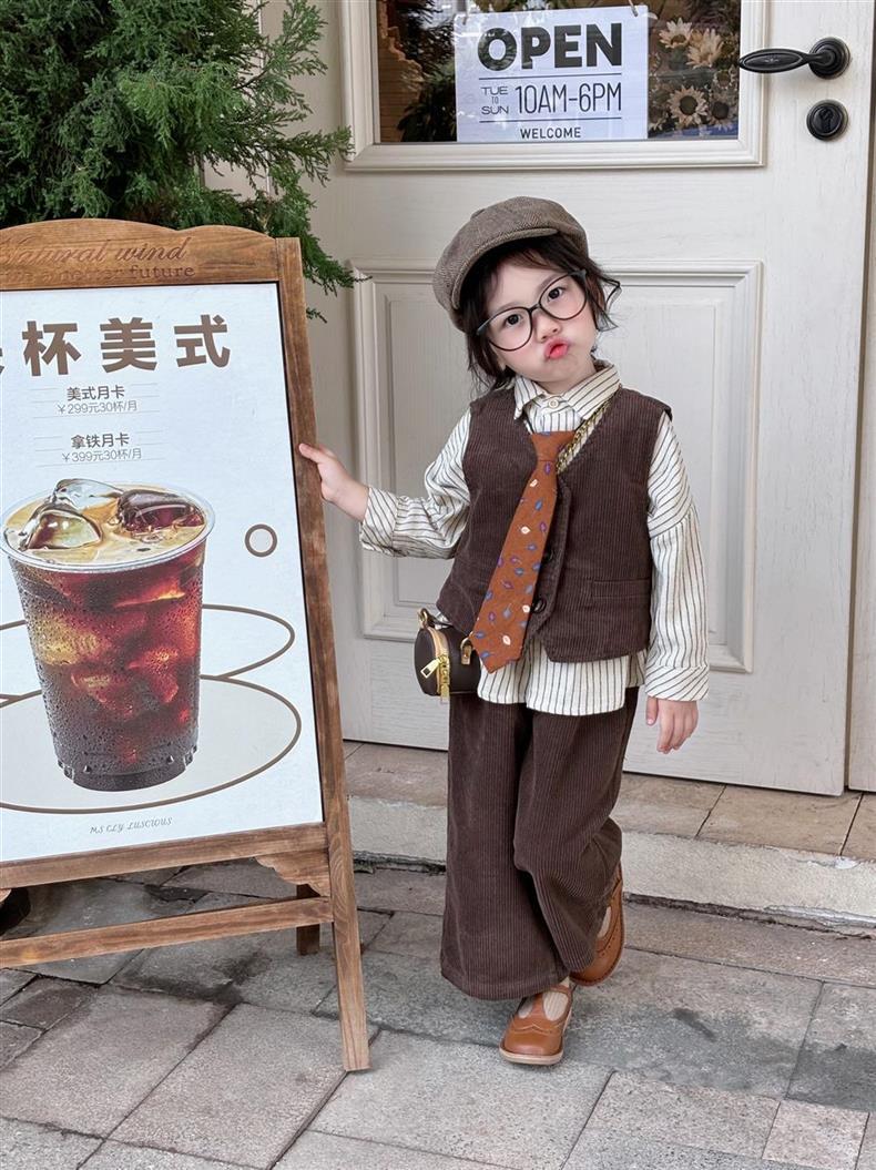 Baby's Autumn Mori Sisters suit Boys' and Girls' Korean-style Good-looking Corduroy Vest Shorts Two-piece Set